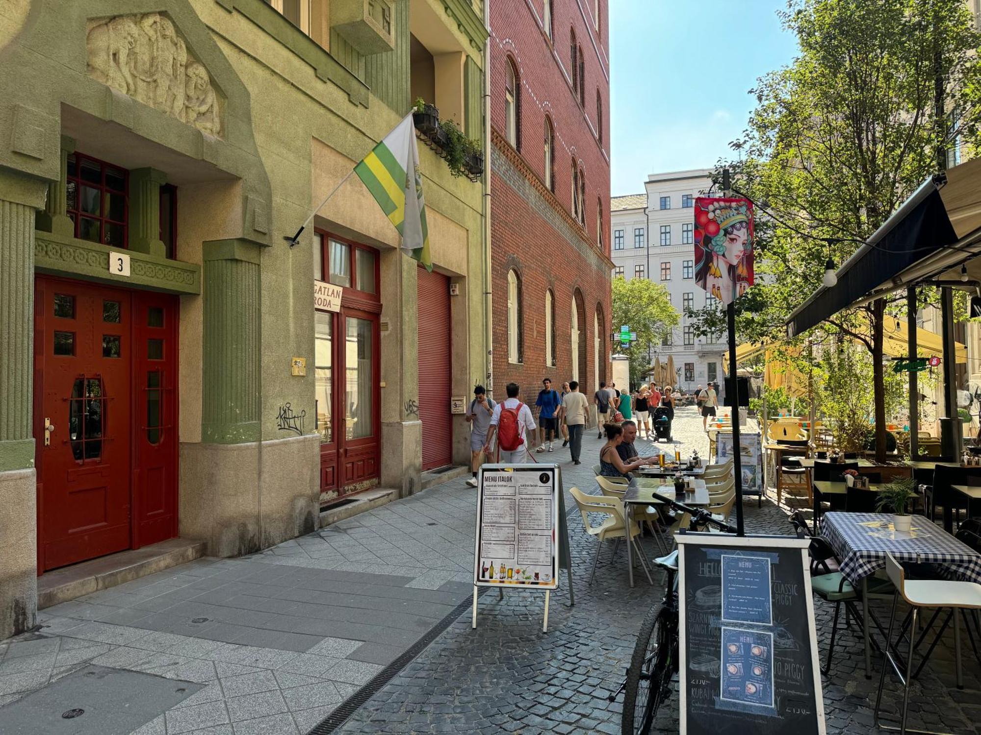 Prime Location & Cozy Central 3Bedrm Apartment ブダペスト エクステリア 写真