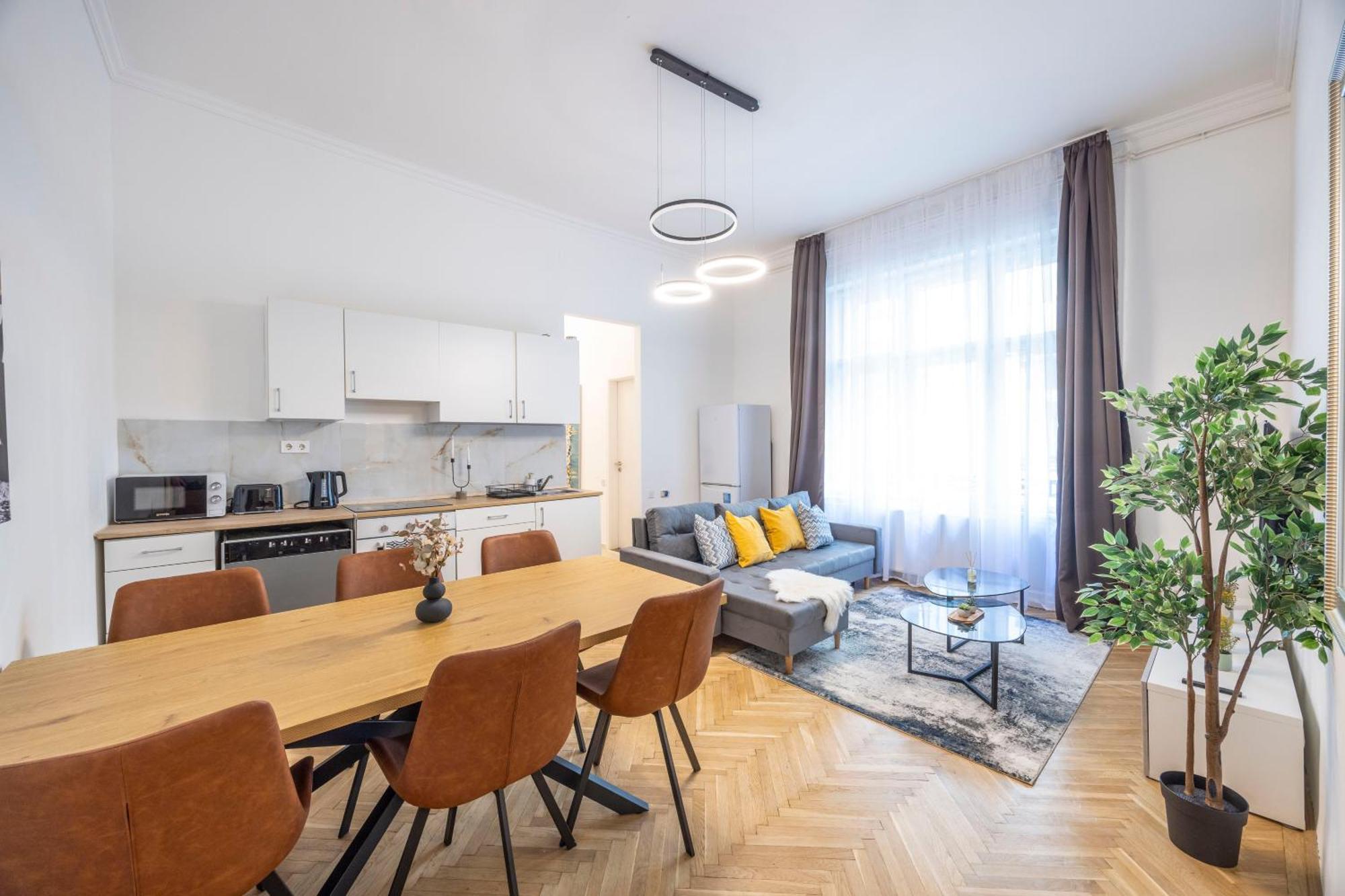Prime Location & Cozy Central 3Bedrm Apartment ブダペスト エクステリア 写真